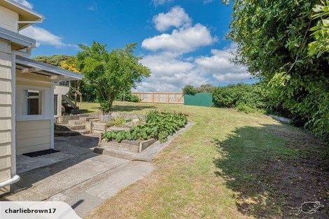 Photo of property in 10 Mahoe Street, Otaki Beach, Otaki, 5512