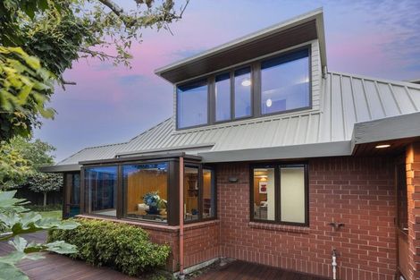 Photo of property in 16 Kent Lodge Avenue, Avonhead, Christchurch, 8042