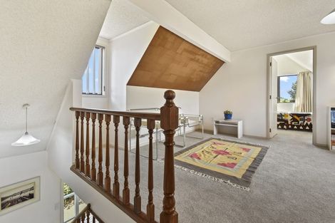 Photo of property in 2 Paulownia Place, Totara Heights, Auckland, 2105