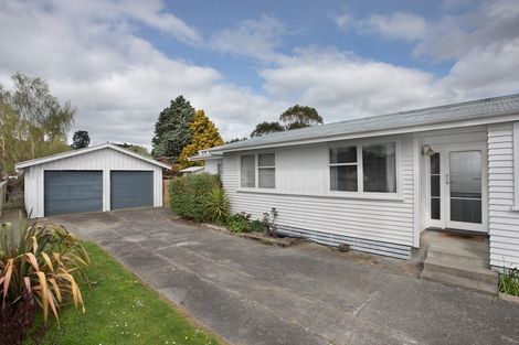 Photo of property in 14 Ongo Road, Hunterville, 4730