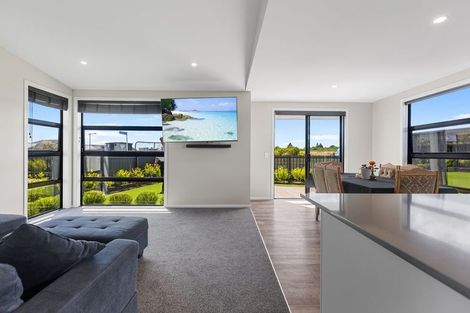 Photo of property in 16 Tanuku Lane, Te Puke, 3119