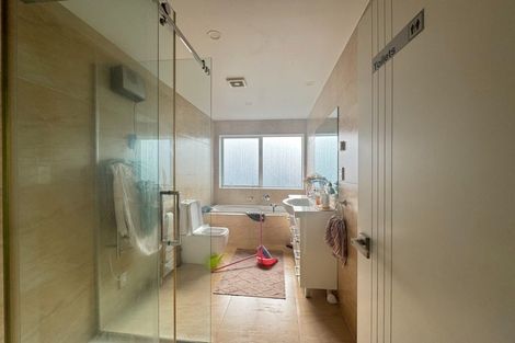 Photo of property in 517 East Coast Road, Murrays Bay, Auckland, 0630