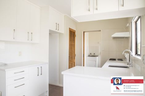 Photo of property in 12 Tetrarch Place, Totara Vale, Auckland, 0629