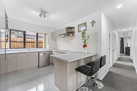 Photo of property in 18 Maadi Place, Papakura, 2110