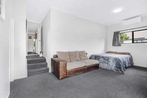 Photo of property in 42 Garland Drive, St Andrews, Hamilton, 3200