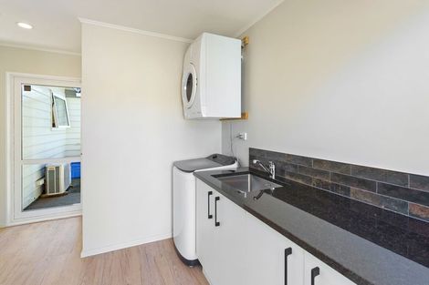 Photo of property in 16 Sunny Glen, Waikanae, 5036