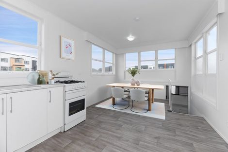 Photo of property in 3147 Great North Road, New Lynn, Auckland, 0600