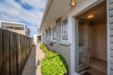 Photo of property in 496-498 Devon Street East, Strandon, New Plymouth, 4312