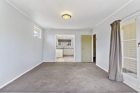 Photo of property in 16a Penfold Place, Henderson, Auckland, 0610