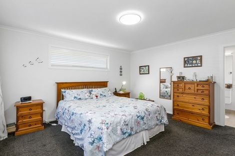 Photo of property in 33 Silver Springs Boulevard, Mosgiel, 9024