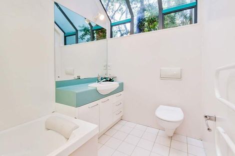 Photo of property in 4 Graceview Way, West Harbour, Auckland, 0618