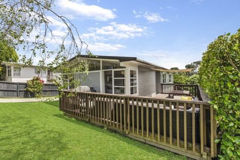 Photo of property in 59 Barrys Road, Glendene, Auckland, 0602