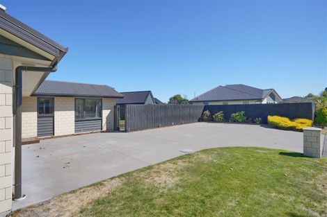 Photo of property in 4 Kohunga Crescent, Bottle Lake, Christchurch, 8083
