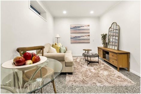 Photo of property in 2/24 Selwyn Road, Cockle Bay, Auckland, 2014