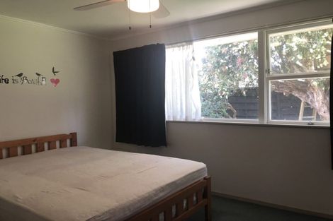 Photo of property in 8 Advene Road, Cockle Bay, Auckland, 2014