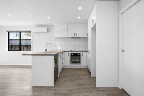 Photo of property in 2/18 Betley Crescent, Fairview Downs, Hamilton, 3214