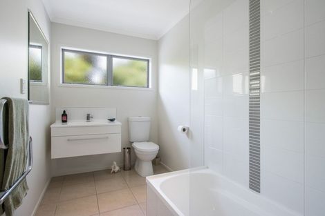 Photo of property in 27 Tory Way, Omokoroa, 3114