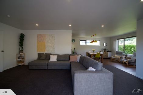 Photo of property in 30 Laing Crescent, Heathcote Valley, Christchurch, 8022