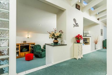 Photo of property in 4 Whitby Crescent, Mairangi Bay, Auckland, 0630
