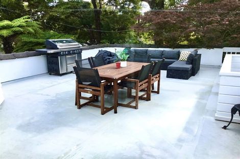 Photo of property in 32 Chatsworth Road, Silverstream, Upper Hutt, 5019