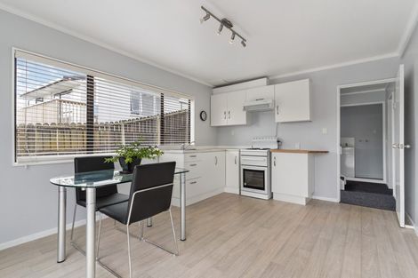 Photo of property in 64 Trias Road, Totara Vale, Auckland, 0629