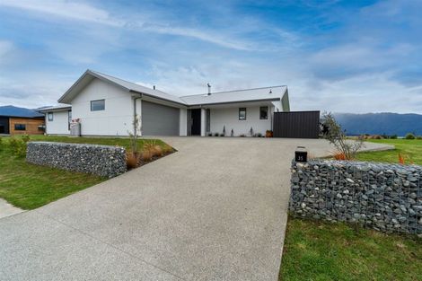 Photo of property in 35 Pounamu Drive, Te Anau, 9600