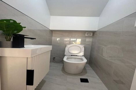 Photo of property in 44 Challen Close, Conifer Grove, Takanini, 2112