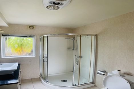 Photo of property in 1 Kenley Heights, Flat Bush, Auckland, 2016