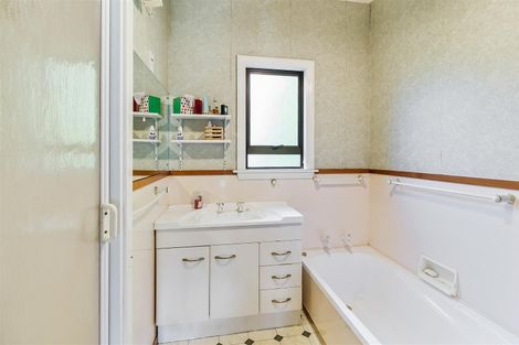 Photo of property in 72 Parsonage Road, Waimate, 7978