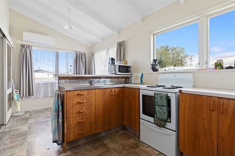 Photo of property in 1 Lilac Street, Melville, Hamilton, 3206
