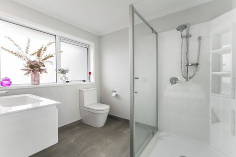 Photo of property in 10 Grenache Way, Kumeu, 0810