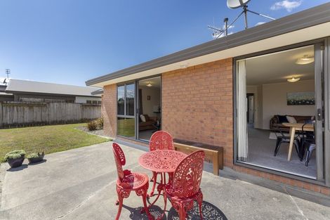 Photo of property in 17 Meridian Grove, Kelvin Grove, Palmerston North, 4414
