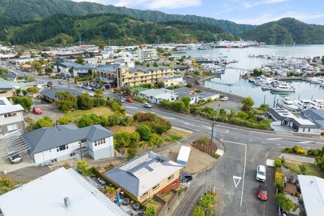 Photo of property in 34 Waikawa Road, Picton, 7220