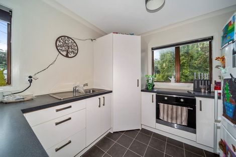 Photo of property in 65 Seaview Road, Marfell, New Plymouth, 4310