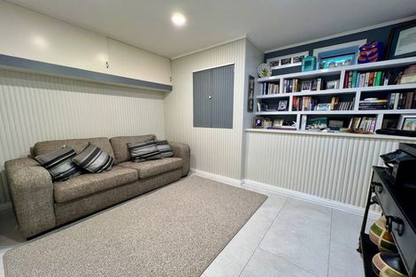 Photo of property in 2/22 Lansdowne Street, Bayswater, Auckland, 0622