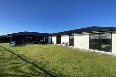 Photo of property in 28 Pistacia Place, Hornby, Christchurch, 8025
