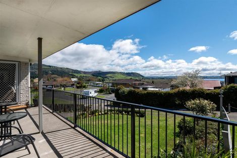 Photo of property in 3a Leo Place, Kawaha Point, Rotorua, 3010