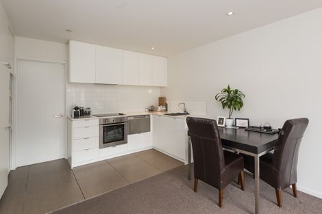 Photo of property in 9/20 North Avon Road, Richmond, Christchurch, 8013