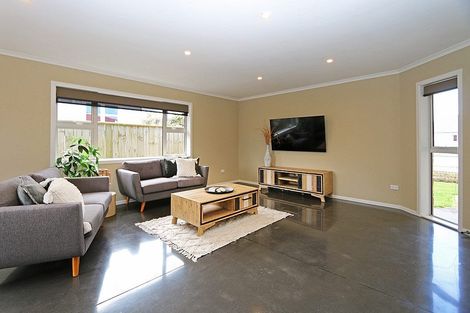 Photo of property in 32 Ihaia Road, Opunake, 4616