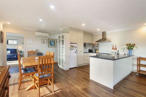 Photo of property in 7 Vela Place, Clarks Beach, 2122