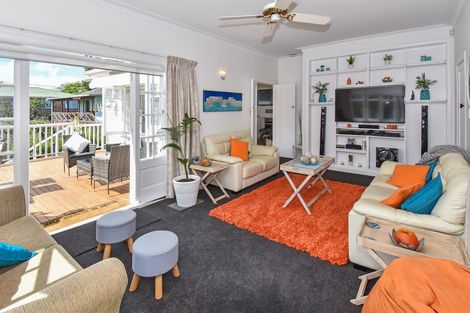 Photo of property in 10 Trentham Road, Papakura, 2110