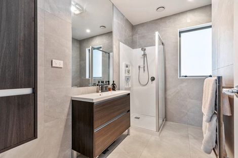 Photo of property in 4 Kuku Avenue, Red Beach, 0932