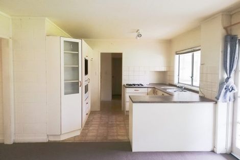 Photo of property in 60b Te Atatu Road, Te Atatu South, Auckland, 0610
