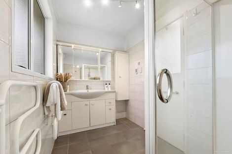 Photo of property in 11 Grimshaw Place, Henderson, Auckland, 0612