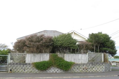 Photo of property in 19 Kowhai Street, Strandon, New Plymouth, 4312