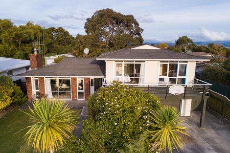 Photo of property in 77 Abraham Crescent, Milson, Palmerston North, 4414
