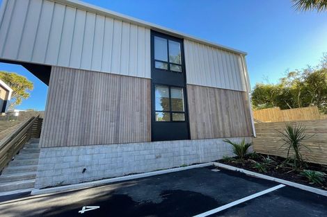 Photo of property in 4/210 Karori Road, Karori, Wellington, 6012