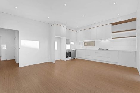 Photo of property in 60d Lewisham Street, Highland Park, Auckland, 2010