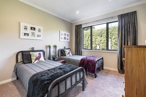 Photo of property in 7b Royal Heights, Glen Avon, New Plymouth, 4312