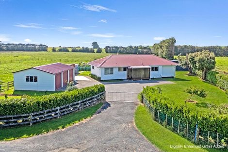 Photo of property in 957 Pukearuhe Road, Waiiti, Urenui, 4377